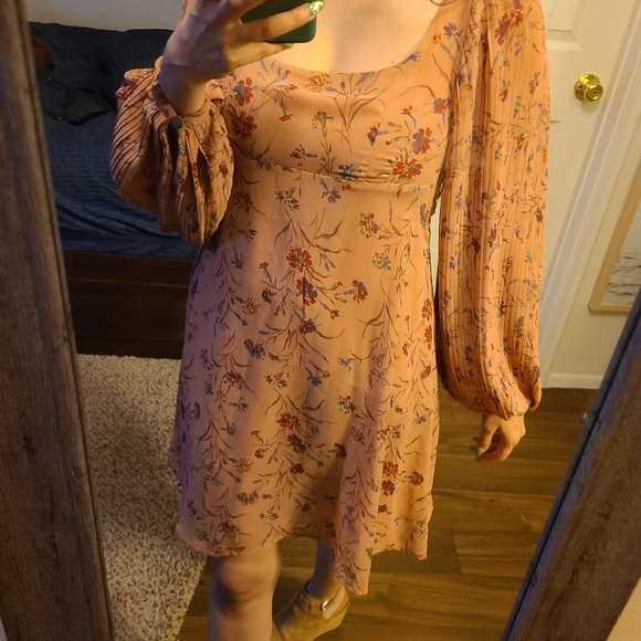 Urban Outfitters Puff sleeve floral open ba… - Picture 4 of 15